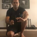 homem em posição de luta